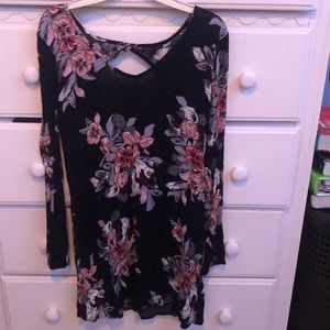 Ling Sleeve Flower Top